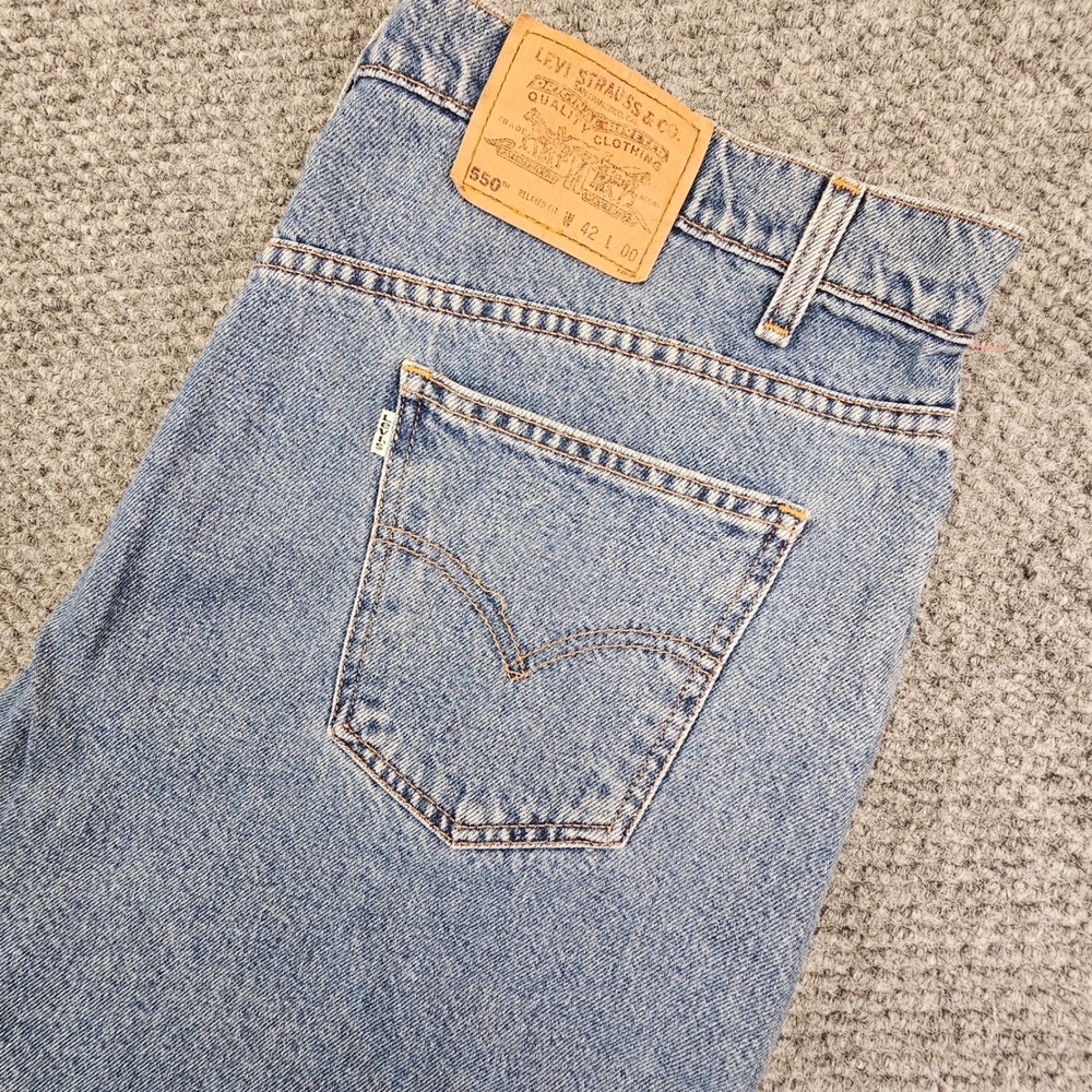 Vtg Levis 550 Relaxed Fit Mens Denim Shorts Light Wash Blue Size 42 100% Cotton